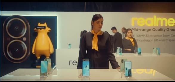 Realme C67, before the room.