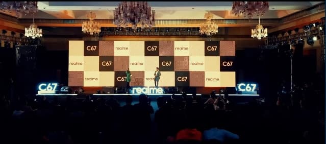 Realme C67, before the room.