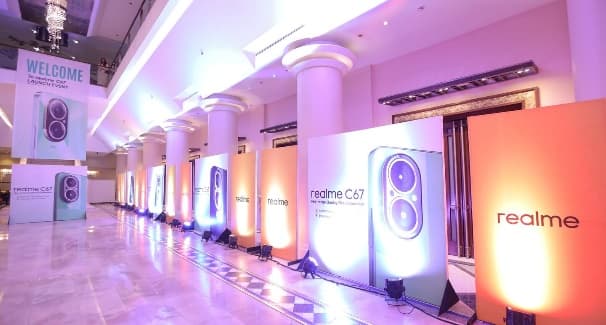 Realme C67, before the room.